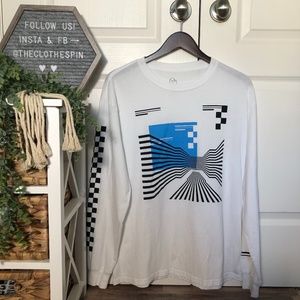 Men's long sleeve graphic tee